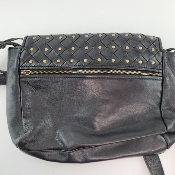 Wilsons Vintage Black Leather Weaved Studded Snap Crossbody Adjustable Purse - Picture 4 of 9